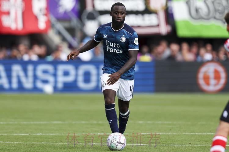 法夫尔:希望从皇马租借雷尼尔 但交易还没谈妥 法夫尔:希望从皇马租借雷尼尔 但交易还没谈妥